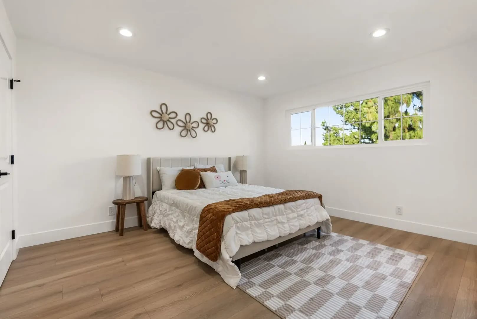 Porter Ranch House: 10856 Topeka Drive