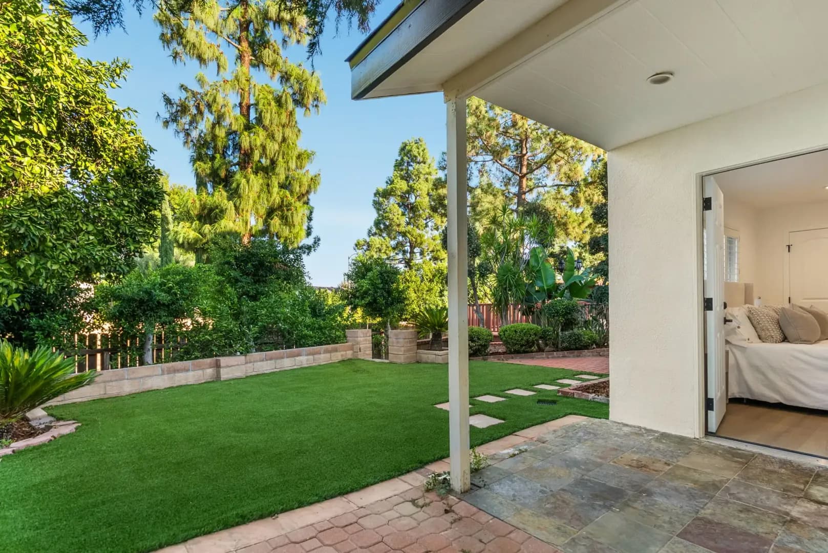 Porter Ranch House: 10856 Topeka Drive