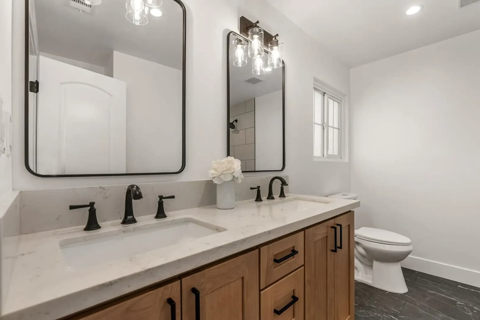Porter Ranch House: 10856 Topeka Drive