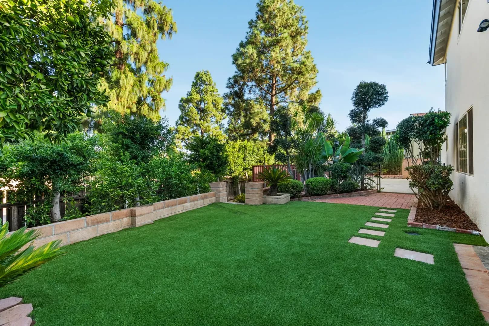 Porter Ranch House: 10856 Topeka Drive