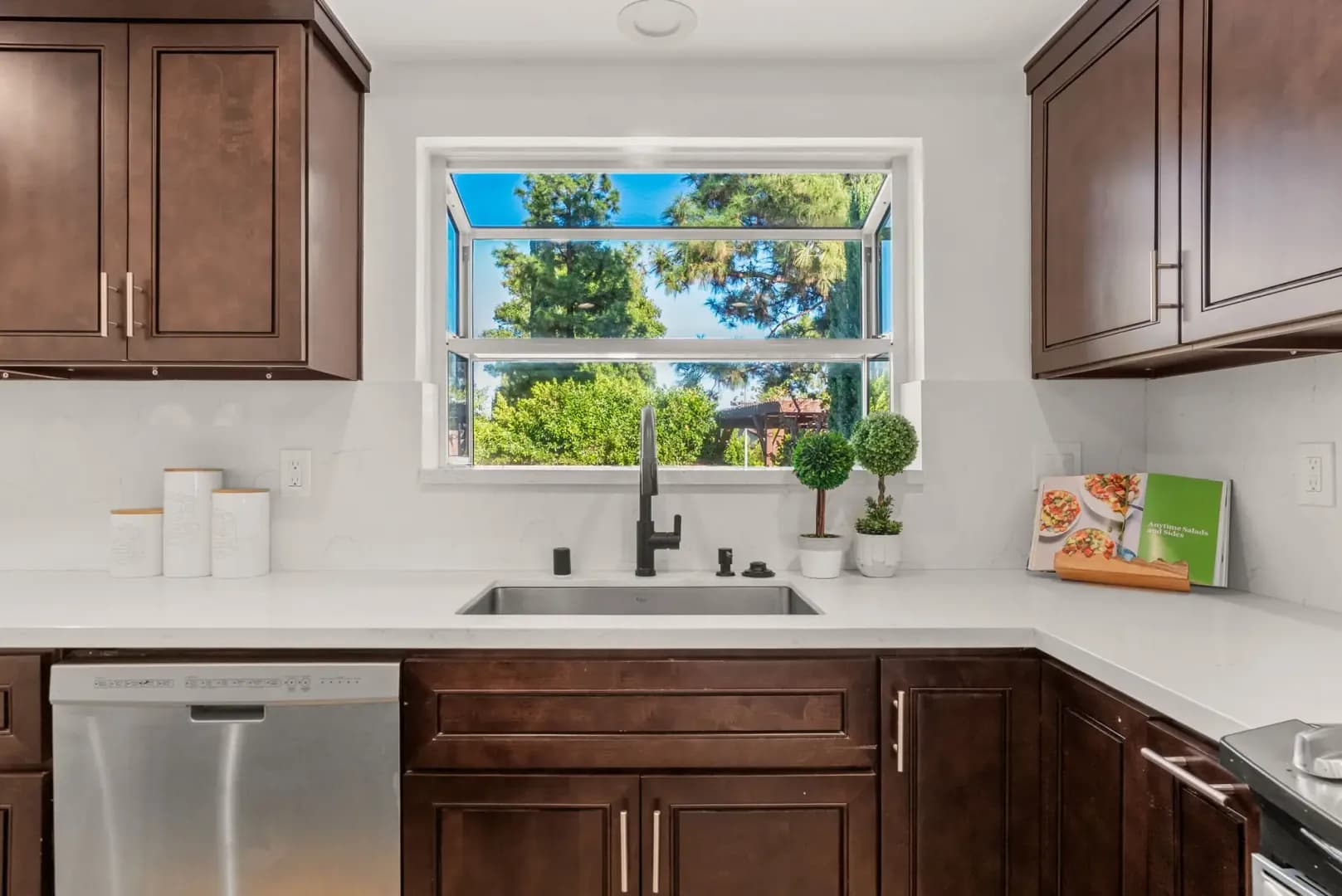 Porter Ranch House: 10856 Topeka Drive