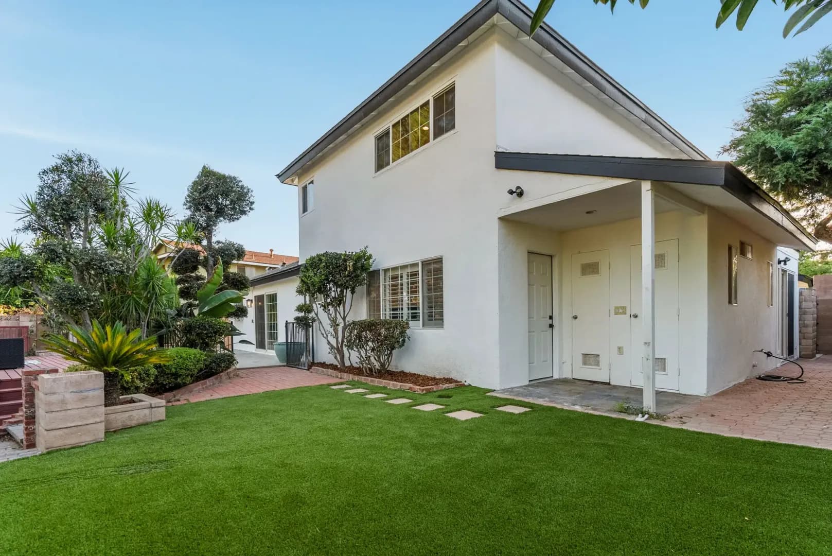 Porter Ranch House: 10856 Topeka Drive