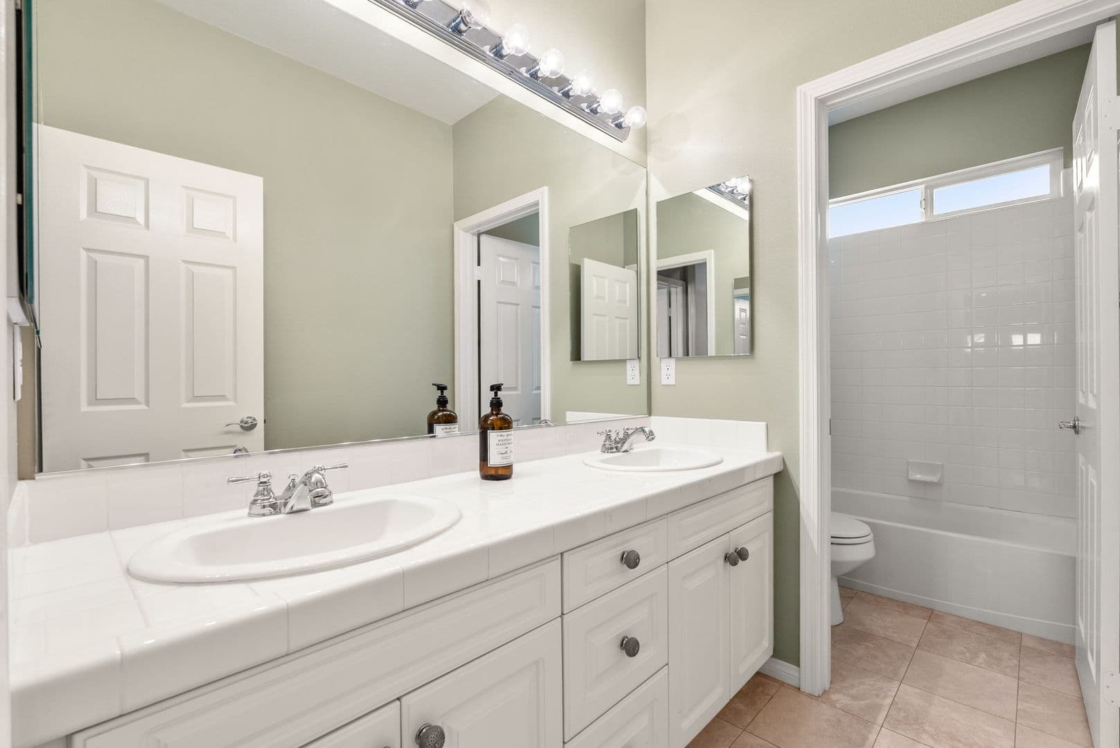 Santa Clarita House: 29176 Valley Oak Place