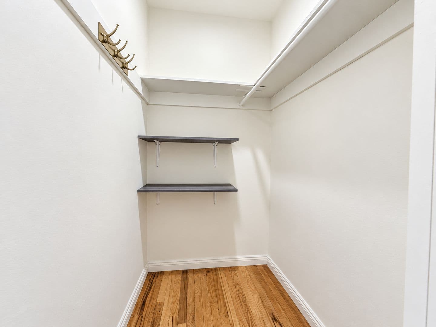 North Hollywood Apartment: 5302 Colfax Ave