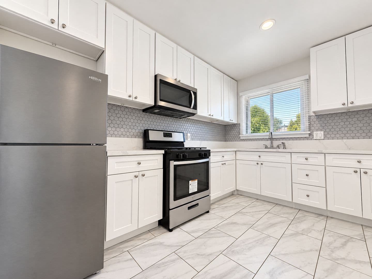 North Hollywood Apartment: 5302 Colfax Ave
