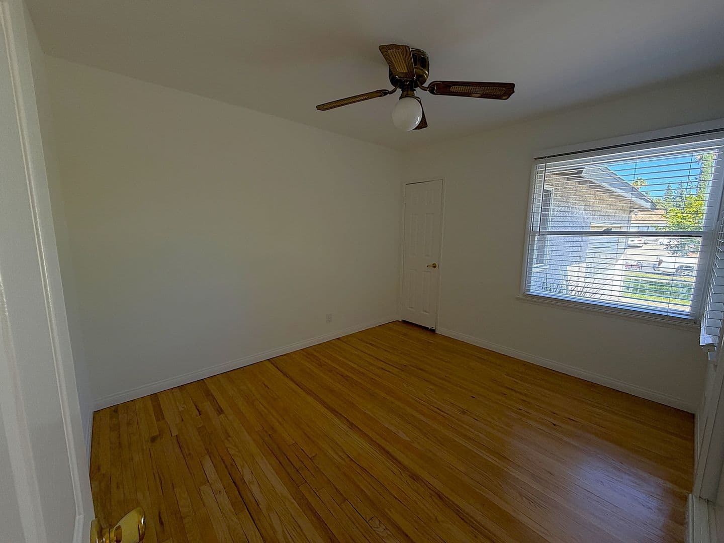 Granada Hills House: 11009 Danube Ave