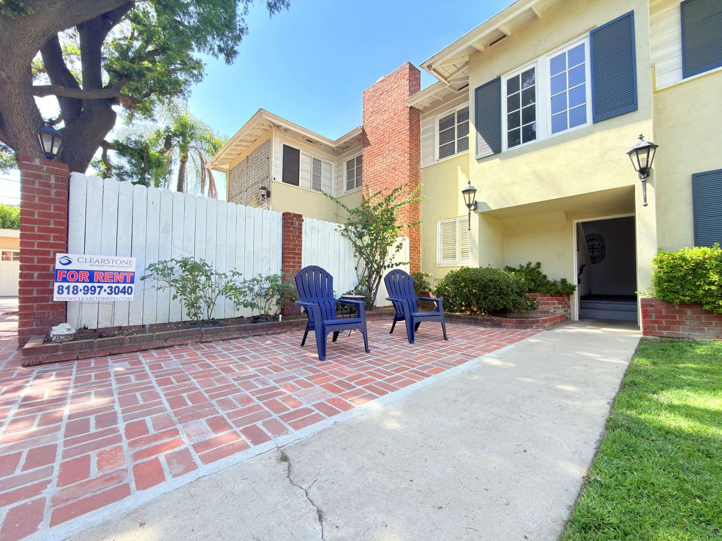 North Hollywood Apartment: 12550-12556 Oxnard St