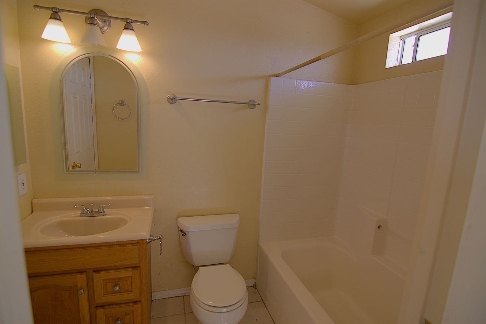 Acton House: 35850 Via Famero Dr