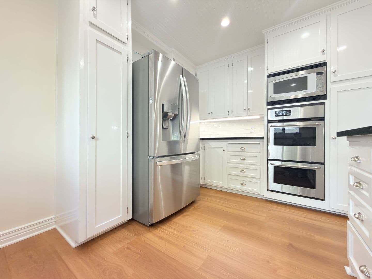 North Hollywood Apartment: 12550-12556 Oxnard St