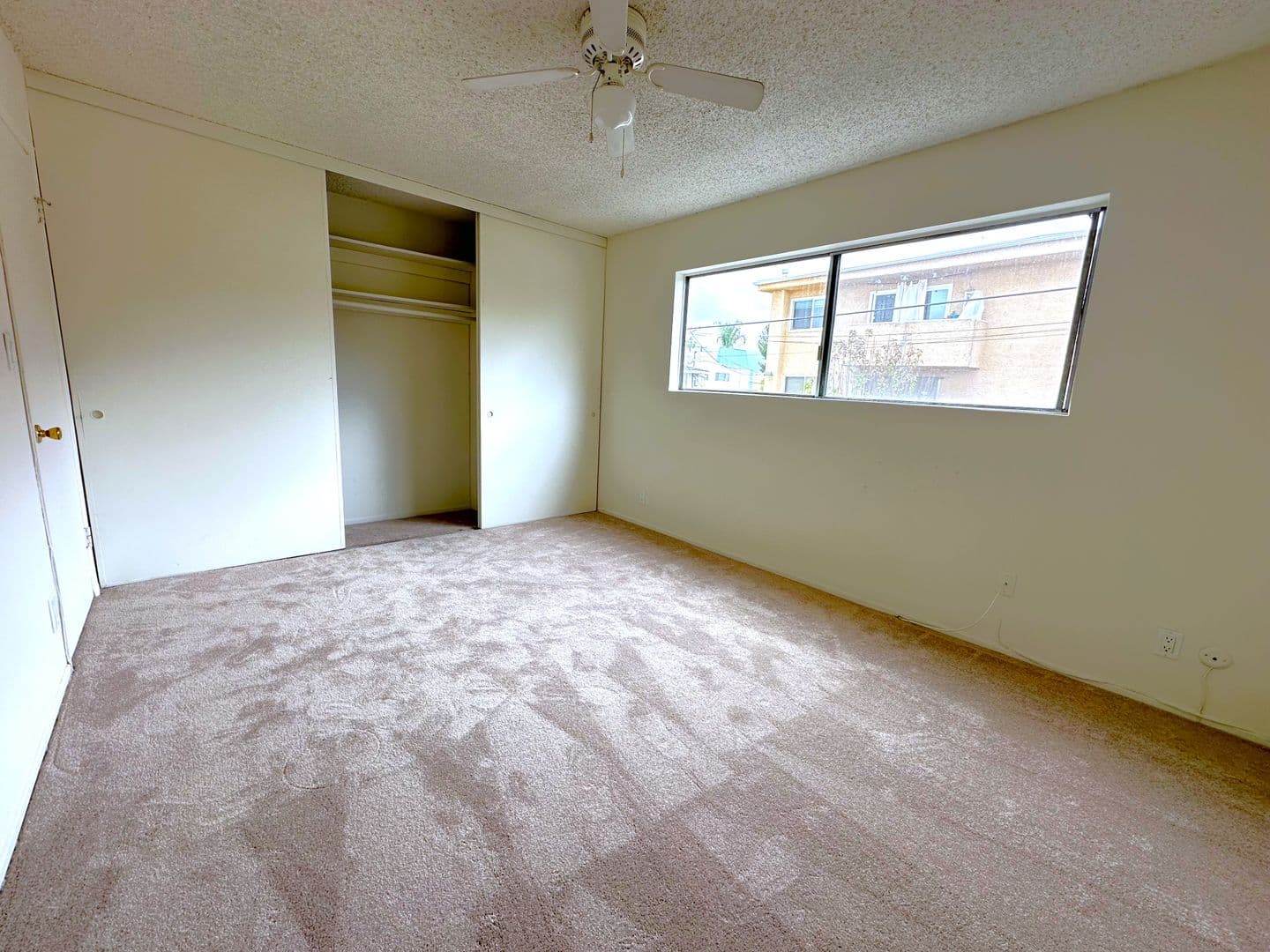 North Hollywood Apartment: 5030 Riverton Ave