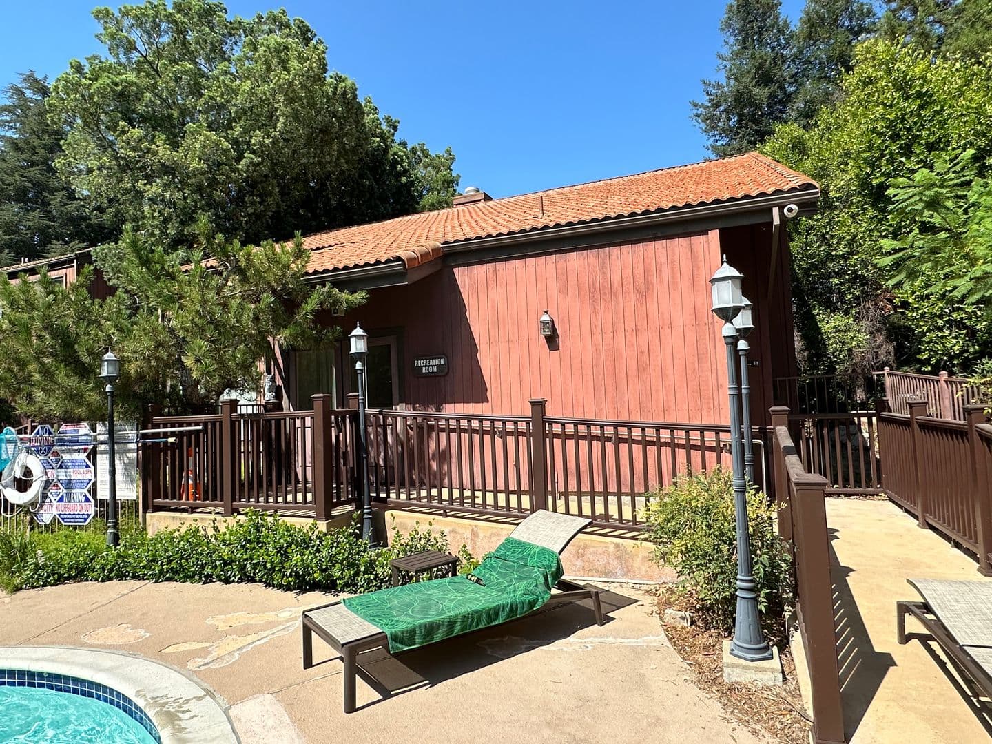Woodland Hills Townhome: 21930 Marylee Street Unit 53