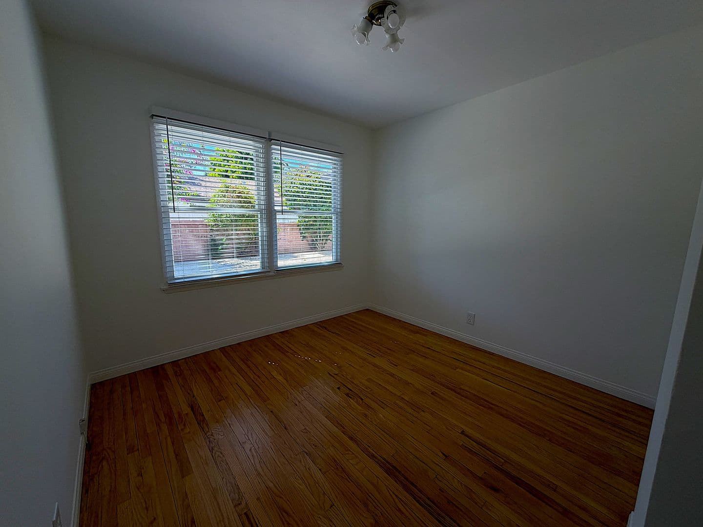 Granada Hills House: 11009 Danube Ave