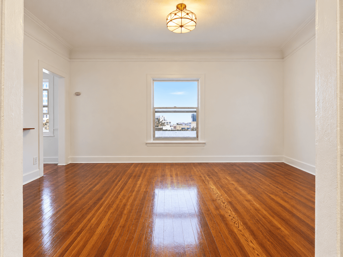 Los Angeles Apartment: 6358 Yucca St