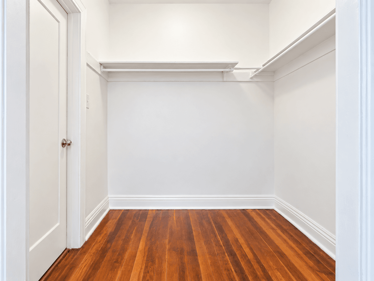 Los Angeles Apartment: 6358 Yucca St