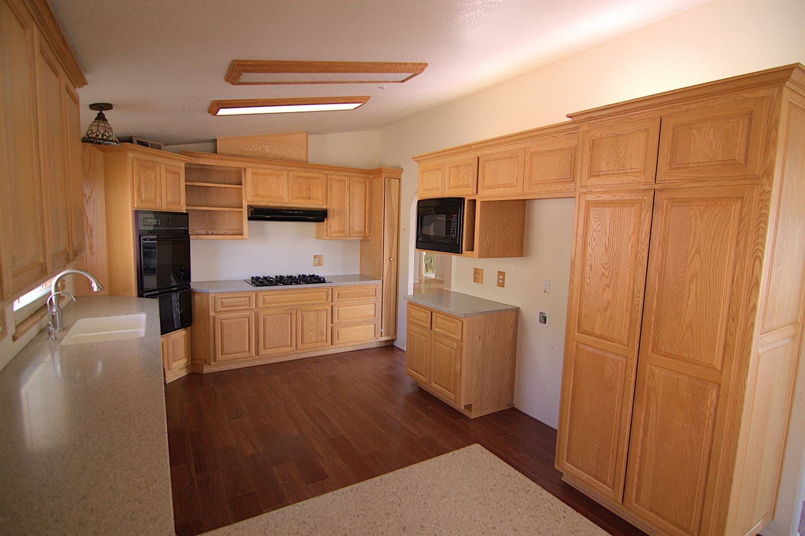 Acton House: 35850 Via Famero Dr