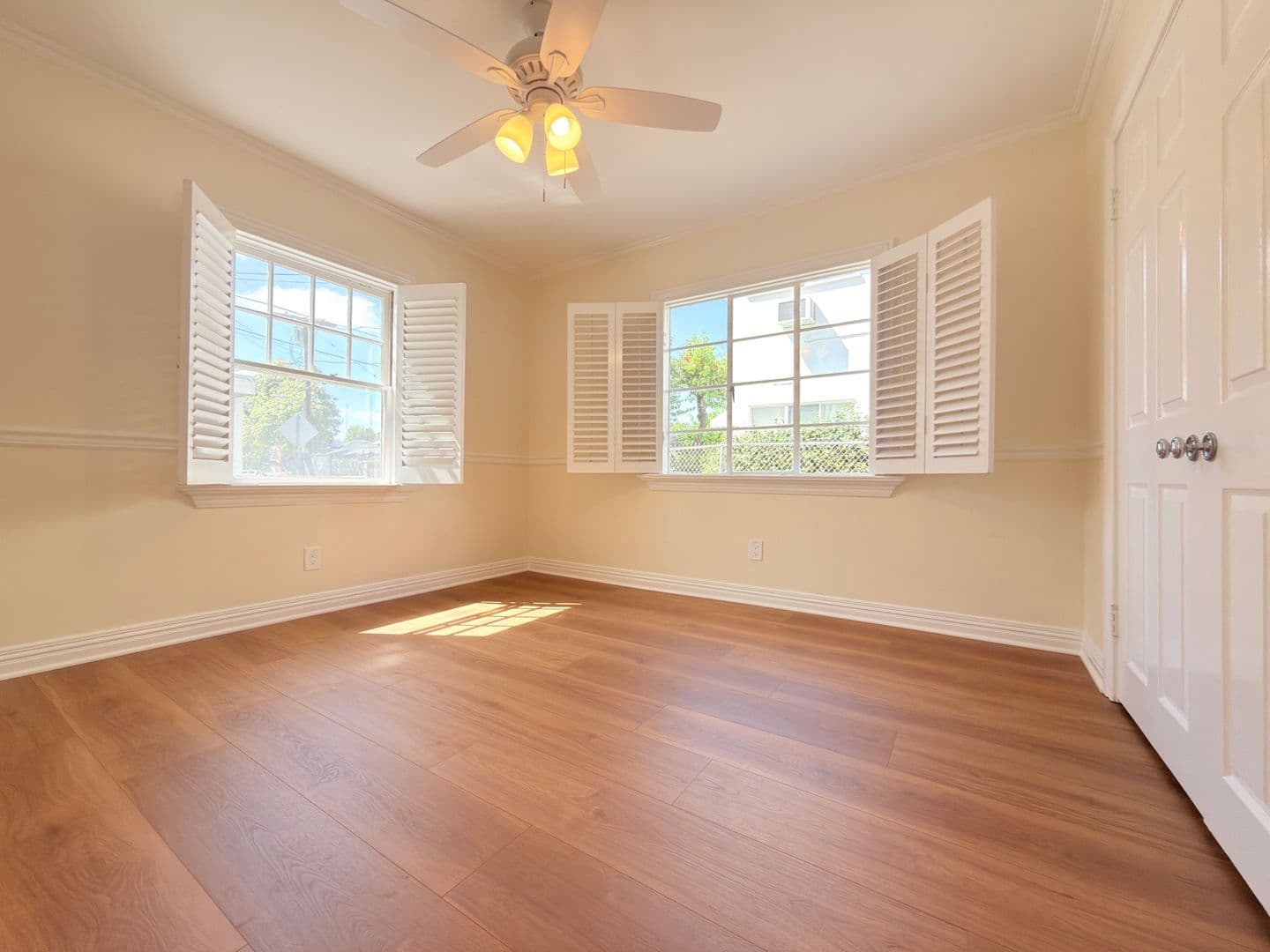 North Hollywood Apartment: 12550-12556 Oxnard St
