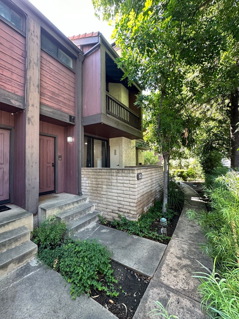 Woodland Hills Townhome: 21930 Marylee Street Unit 53