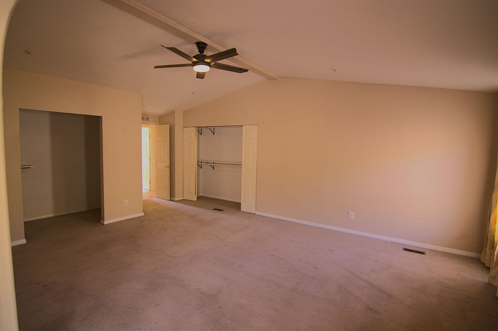 Acton House: 35850 Via Famero Dr