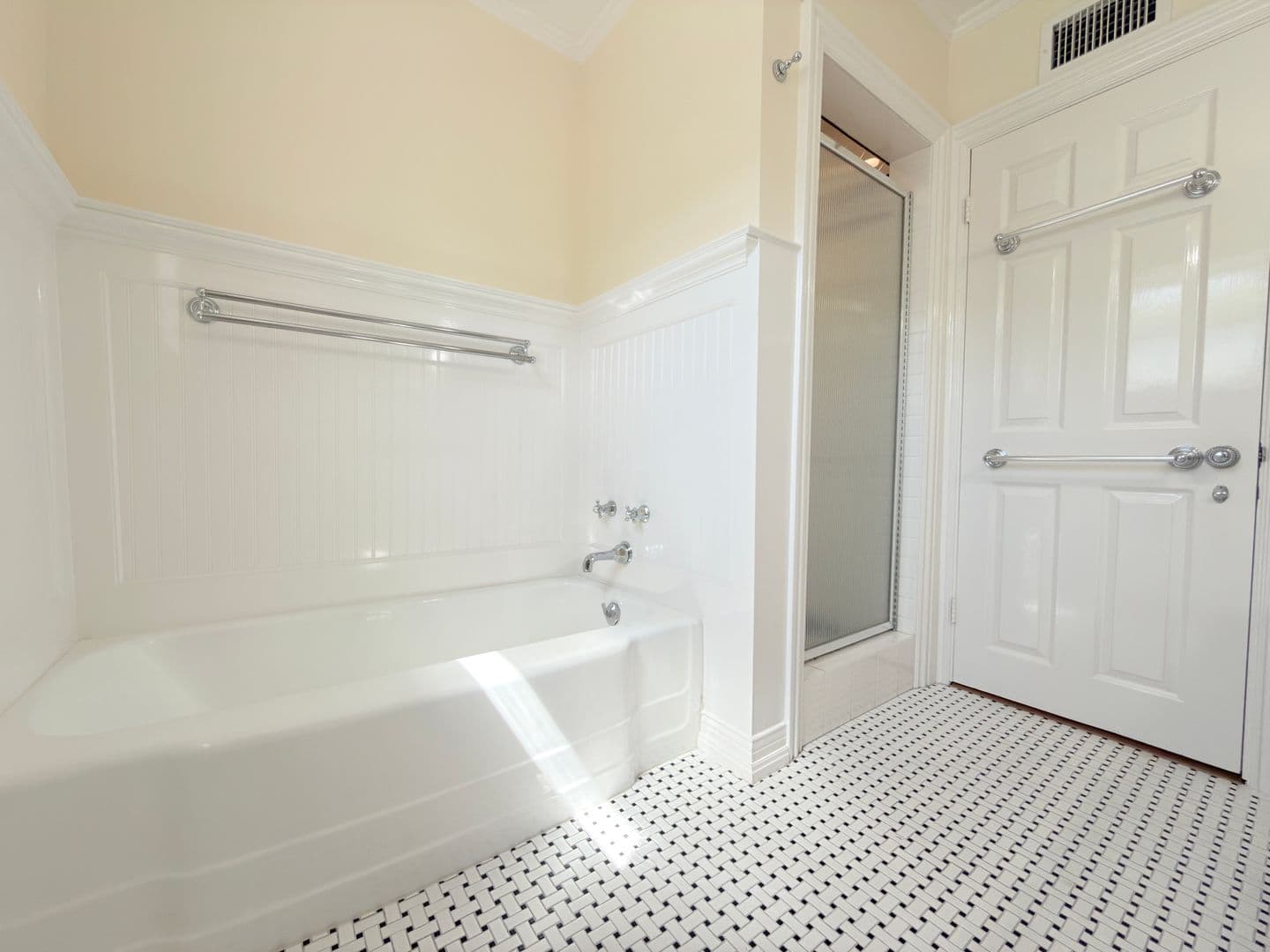 North Hollywood Apartment: 12550-12556 Oxnard St