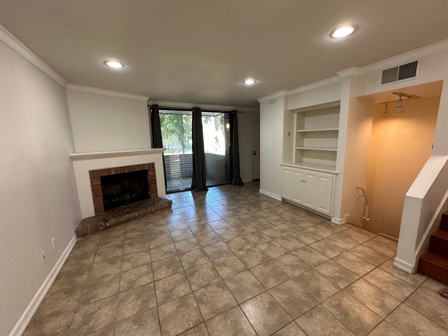 Woodland Hills Townhome: 21930 Marylee Street Unit 53