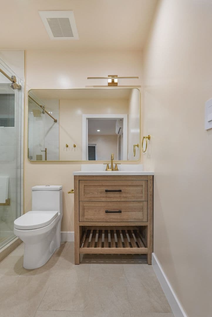 North Hollywood House: 11554 Arminta St