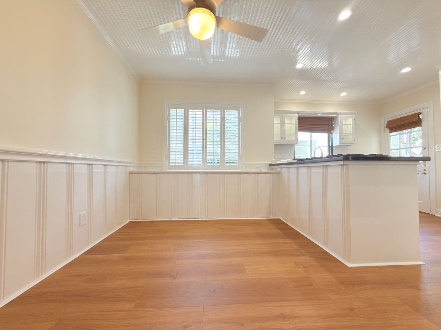 North Hollywood Apartment: 12550-12556 Oxnard St