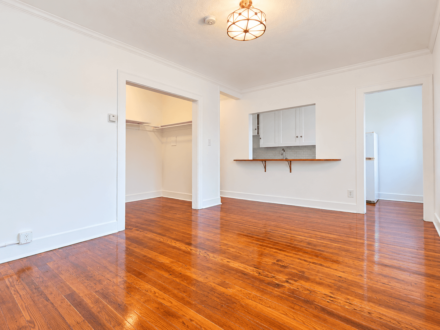Los Angeles Apartment: 6358 Yucca St