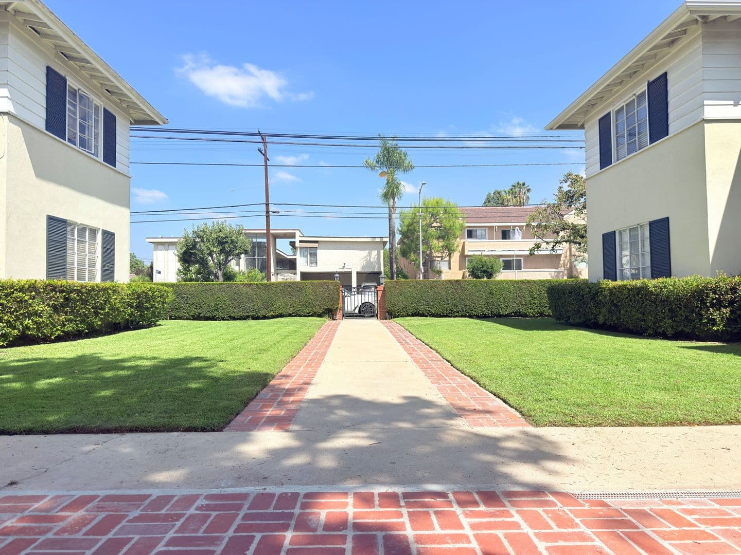 North Hollywood Apartment: 12550-12556 Oxnard St