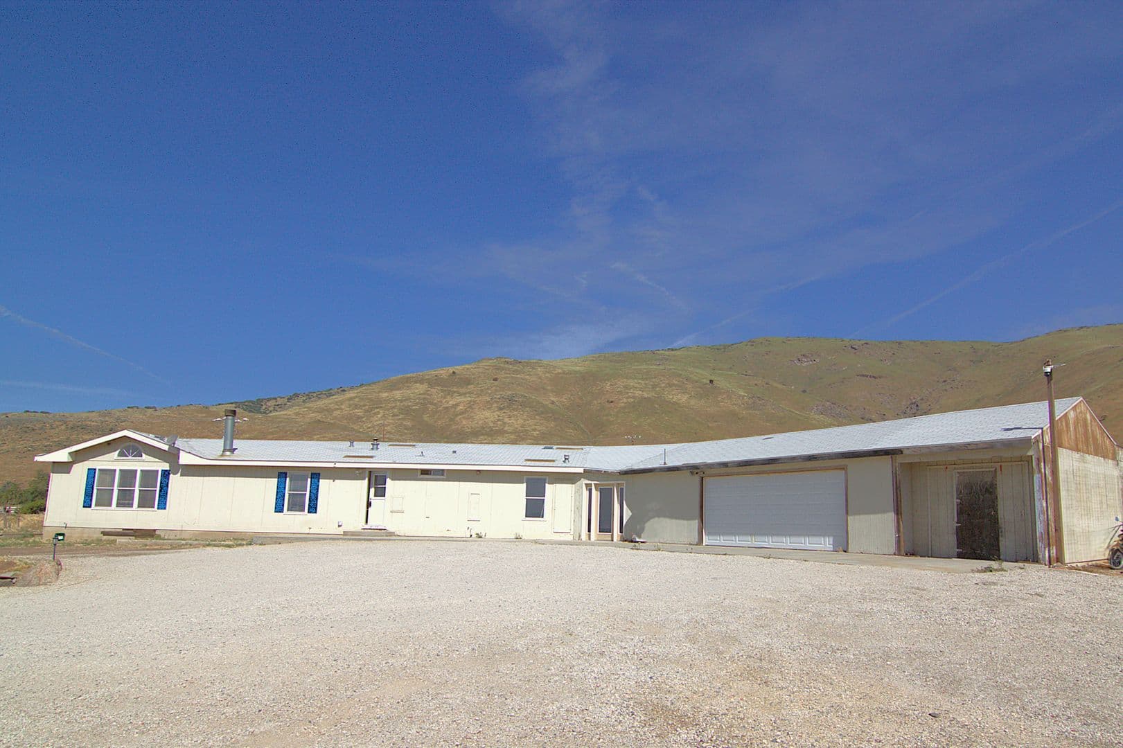 Acton House: 35850 Via Famero Dr