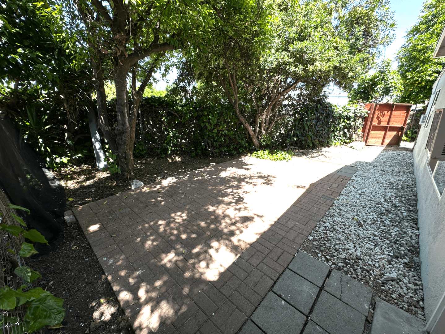Canoga Park Apartment: 7000-7002 Glade Ave