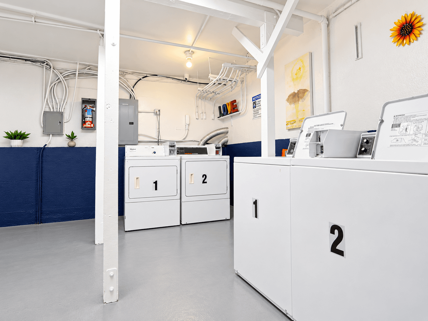 Los Angeles Apartment: 6358 Yucca St
