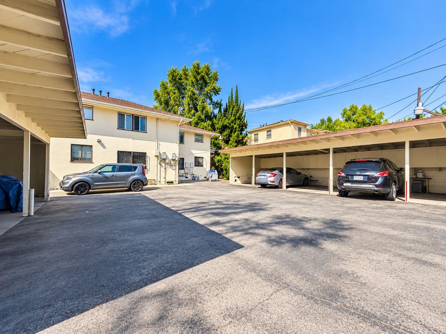 North Hollywood Apartment: 5302 Colfax Ave