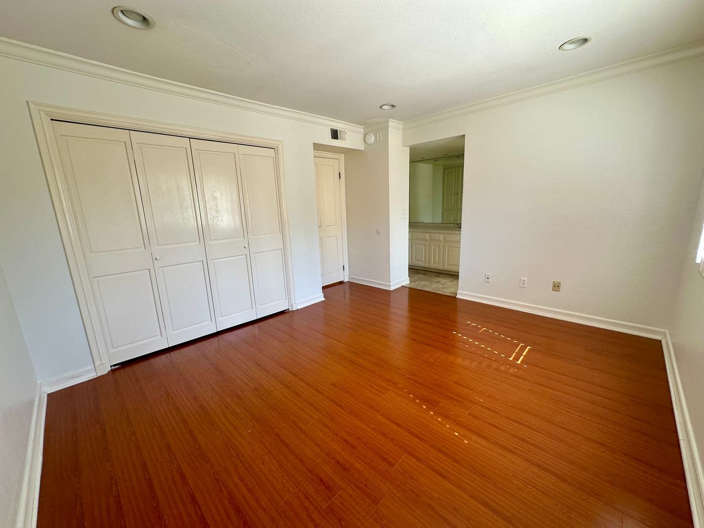 Woodland Hills Townhome: 21930 Marylee Street Unit 53