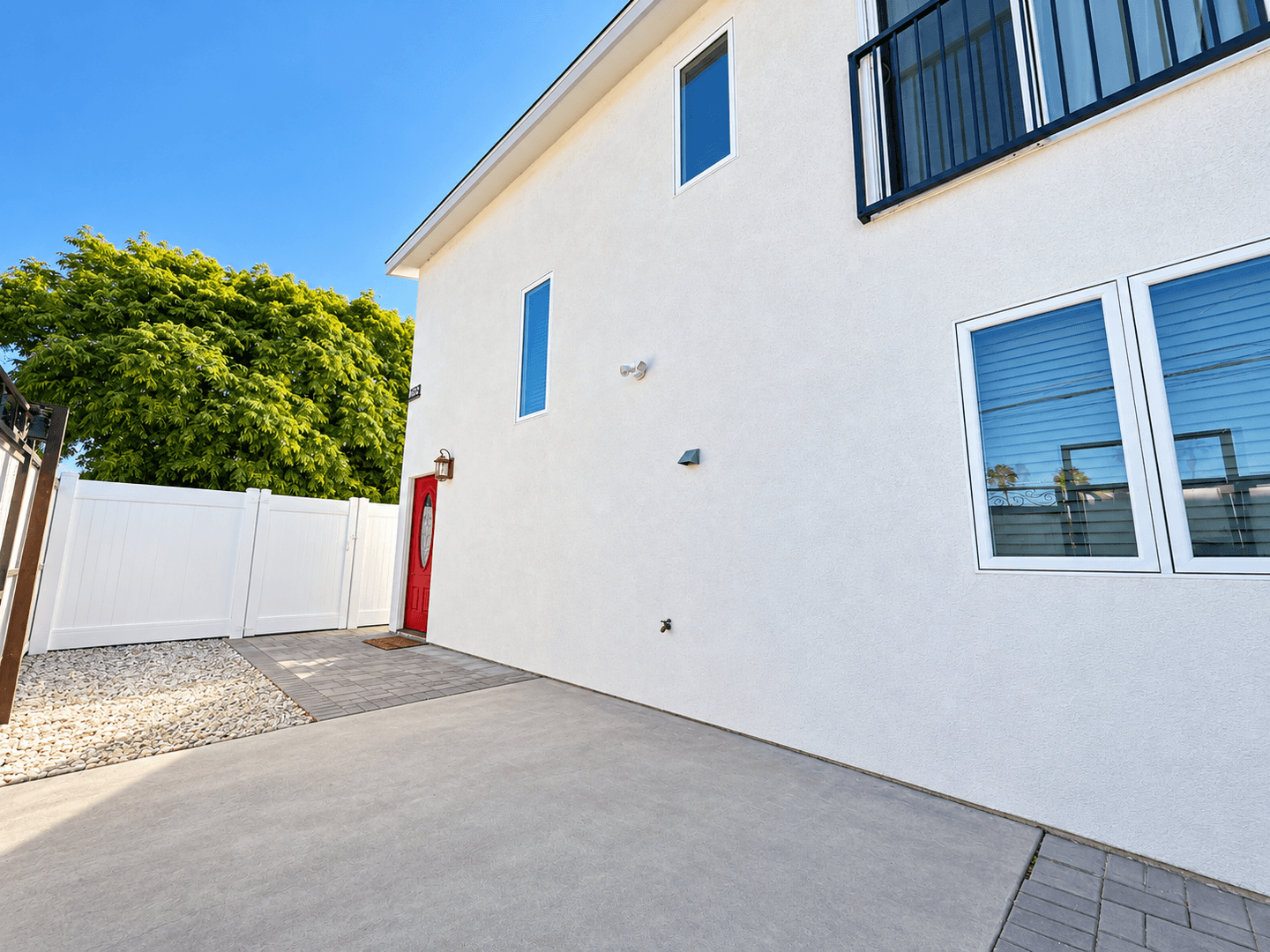 North Hollywood House: 11554 Arminta St