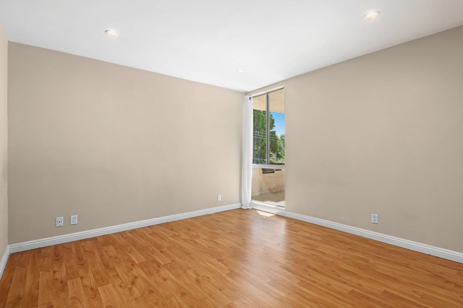 Sherman Oaks Condo: 4487 Colbath Ave., Apt. 301