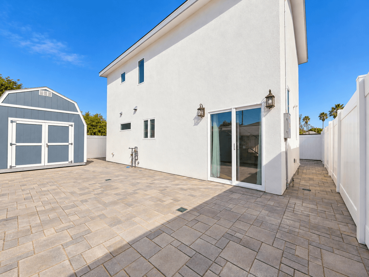 North Hollywood House: 11554 Arminta St