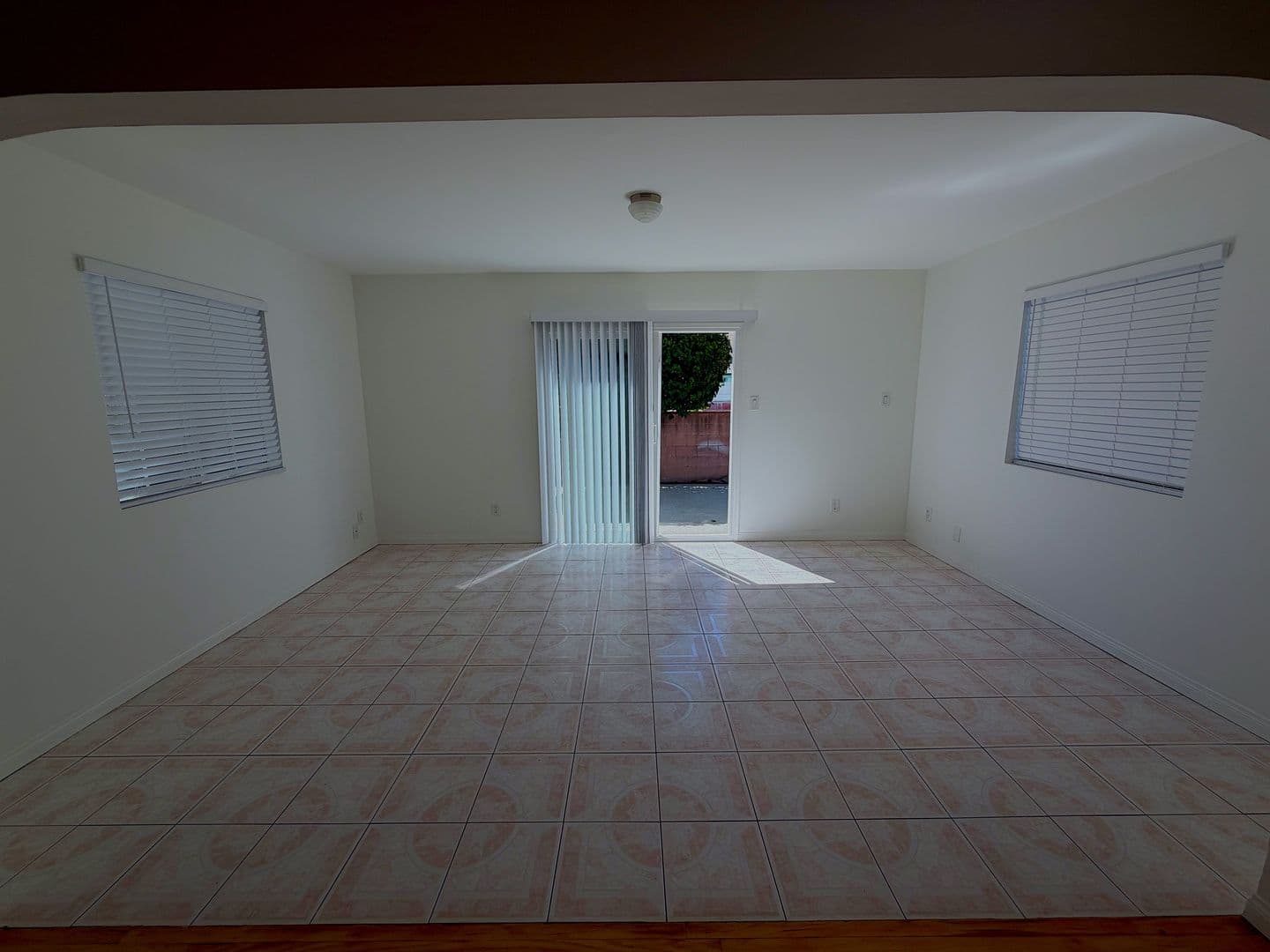 Granada Hills House: 11009 Danube Ave