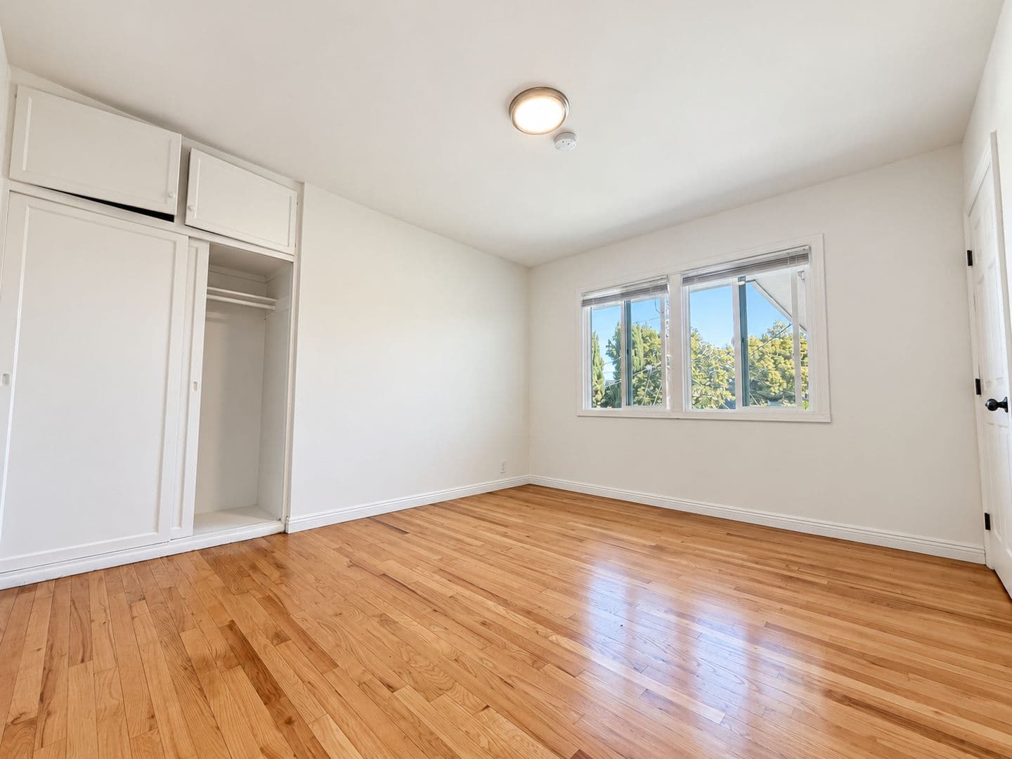 North Hollywood Apartment: 5302 Colfax Ave