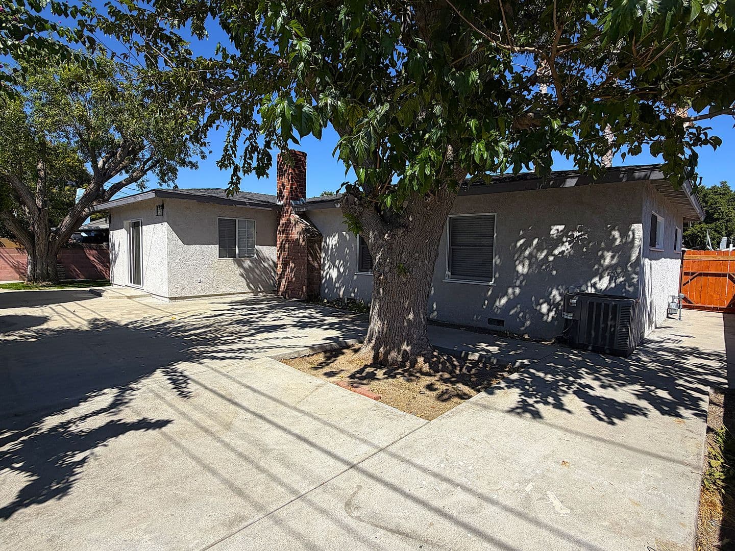 Granada Hills House: 11009 Danube Ave