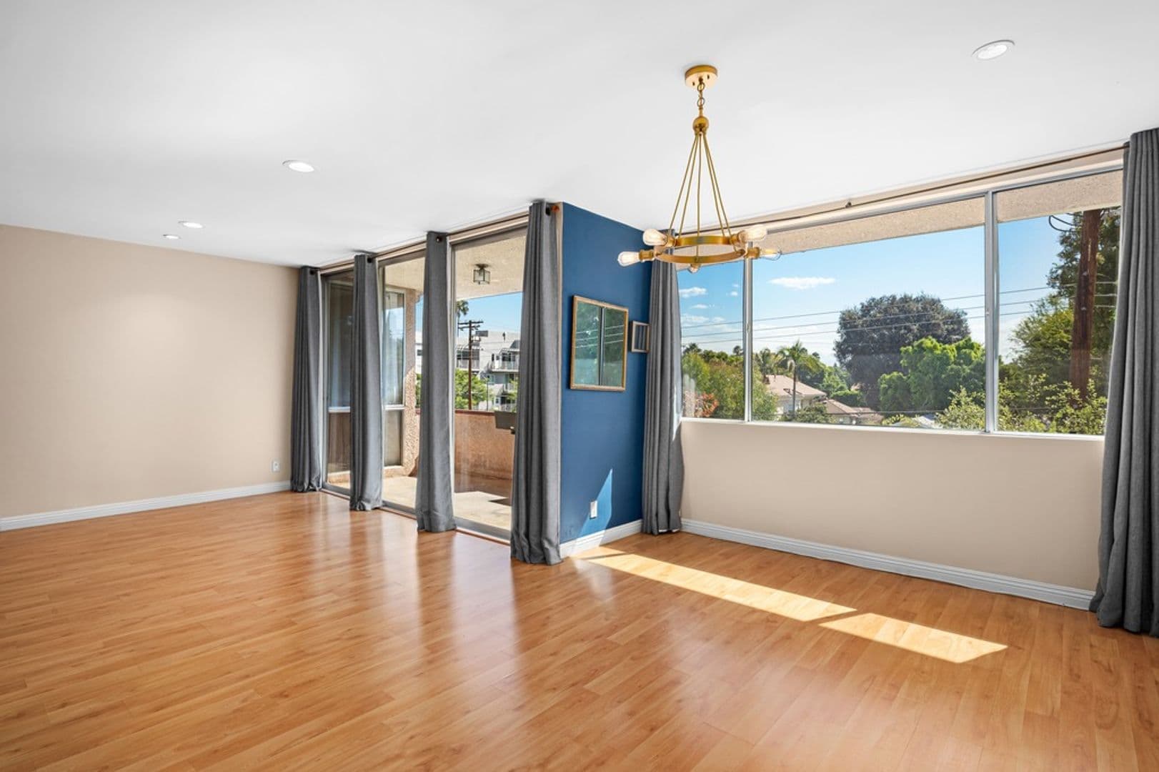 Sherman Oaks Condo: 4487 Colbath Ave., Apt. 301