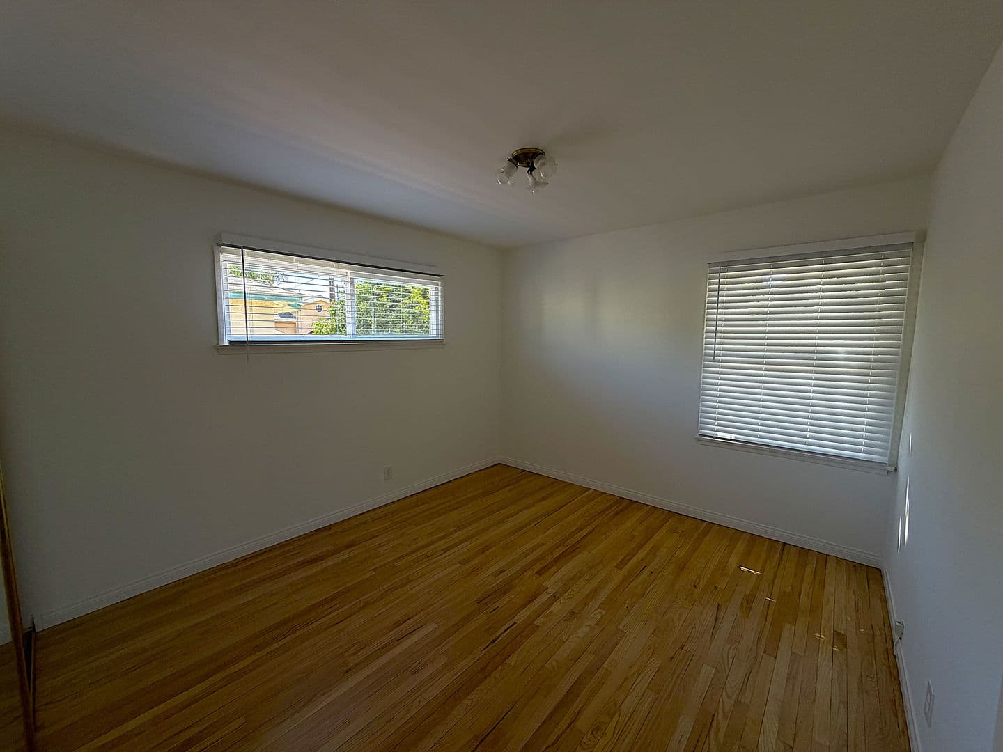 Granada Hills House: 11009 Danube Ave
