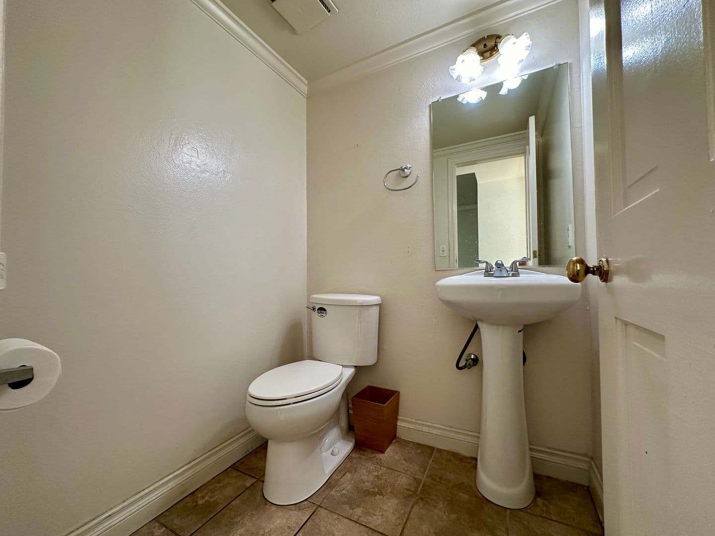 Woodland Hills Townhome: 21930 Marylee Street Unit 53