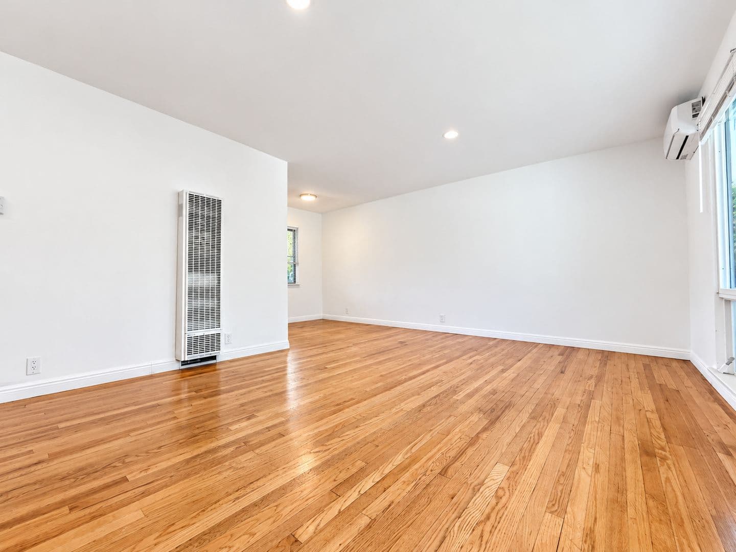 North Hollywood Apartment: 5302 Colfax Ave