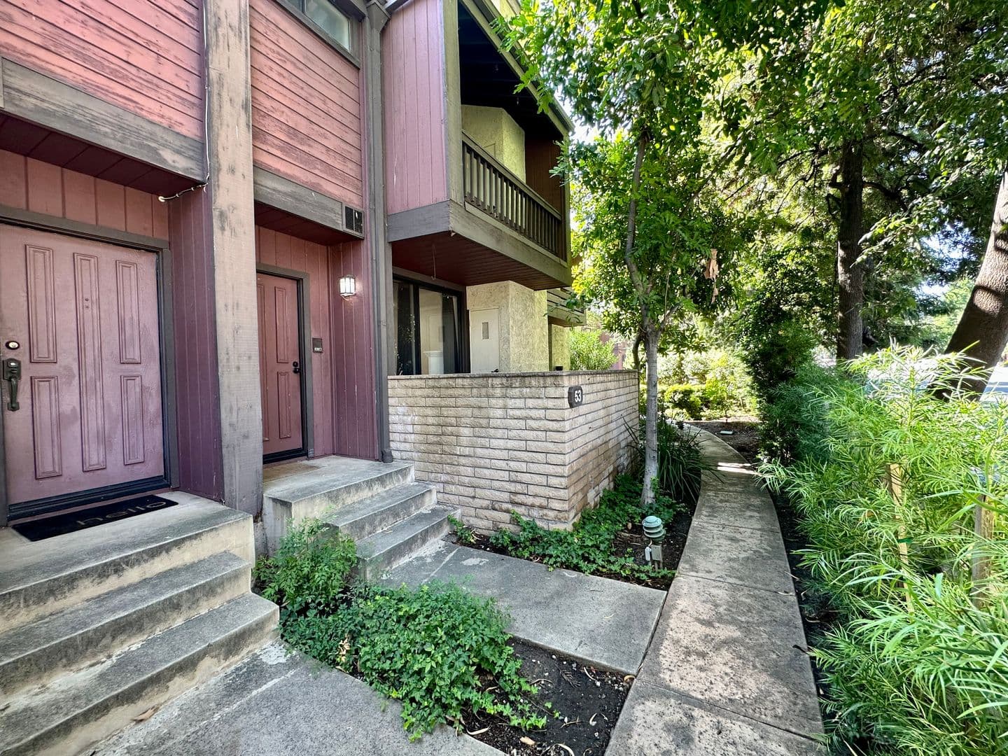 Woodland Hills Townhome: 21930 Marylee Street Unit 53