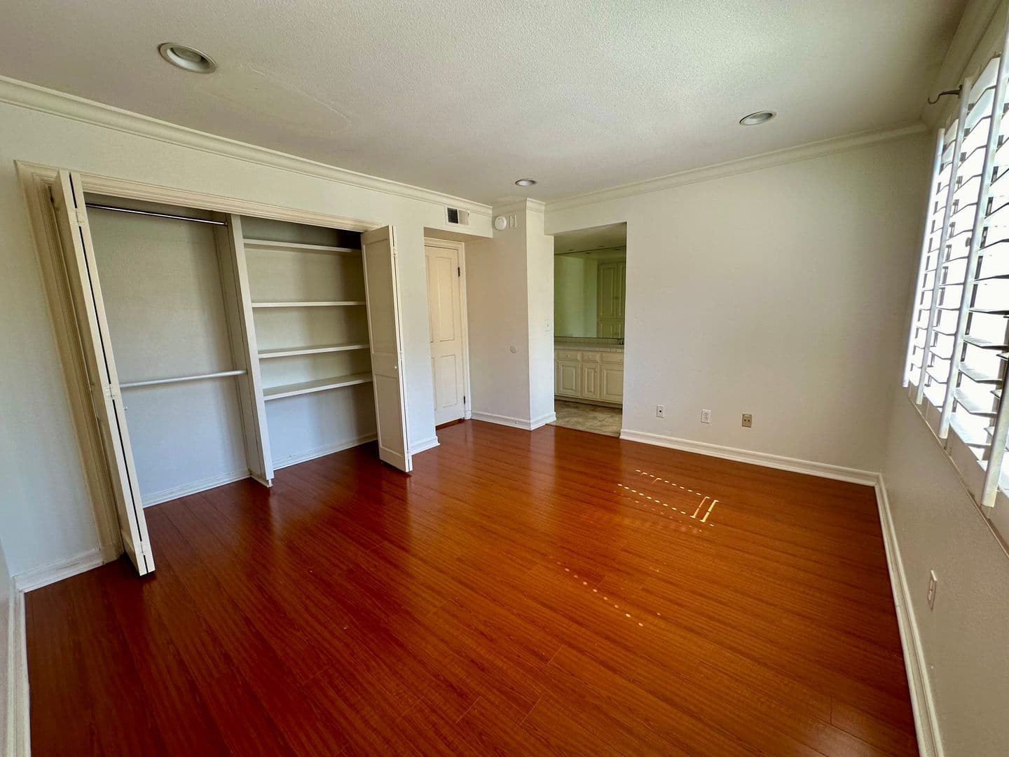 Woodland Hills Townhome: 21930 Marylee Street Unit 53