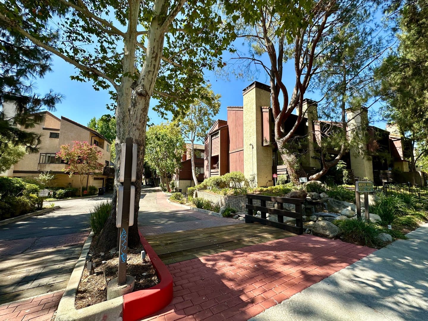 Woodland Hills Townhome: 21930 Marylee Street Unit 53