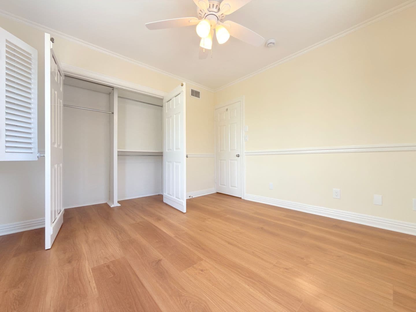 North Hollywood Apartment: 12550-12556 Oxnard St