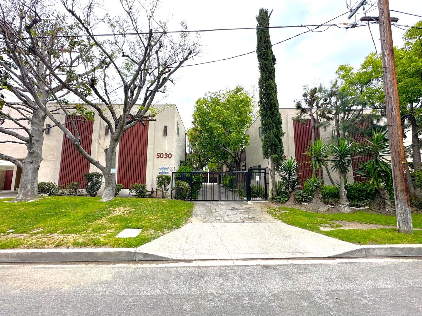 North Hollywood Apartment: 5030 Riverton Ave