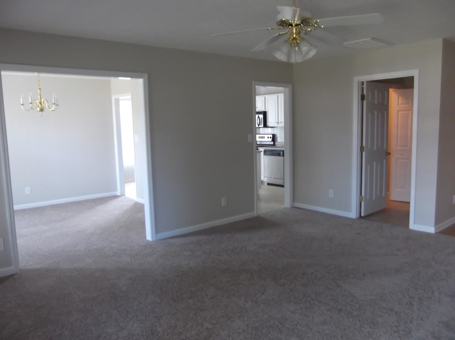 Hope Mills House: 2937 Piney Mountain