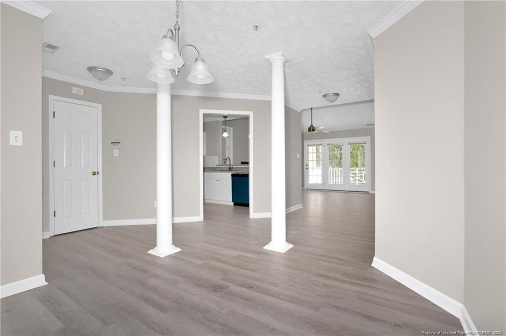 Fayetteville House: 382 Bubble Creek Court # 10